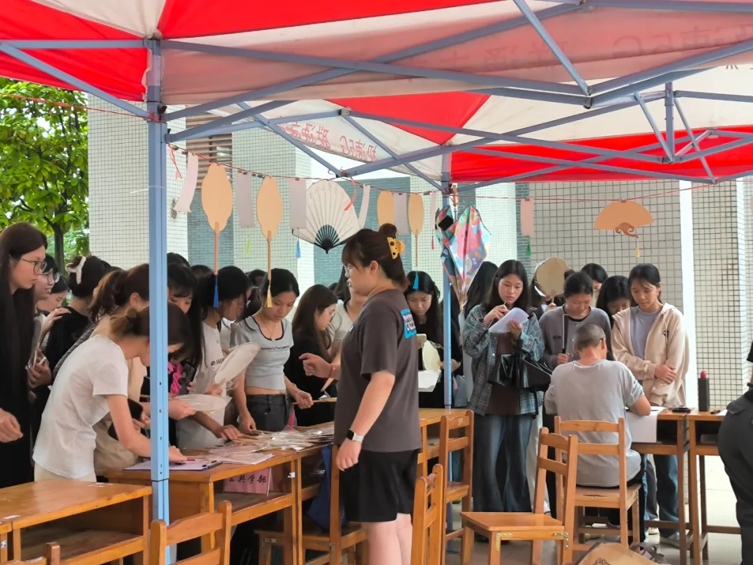 職業(yè)教育活動周系列活動（二）——我?！耙患荚谑?，一生無憂”職業(yè)教育活動周現(xiàn)場展示(圖6)