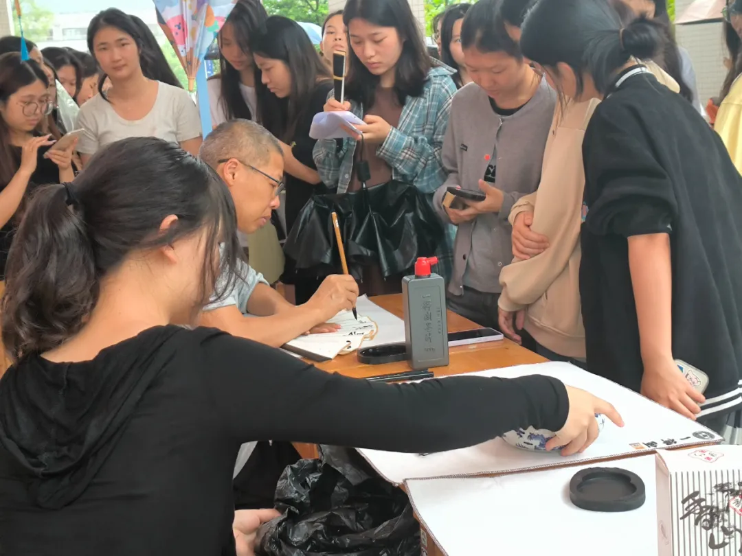 職業(yè)教育活動周系列活動（二）——我?！耙患荚谑郑簧鸁o憂”職業(yè)教育活動周現(xiàn)場展示(圖7)
