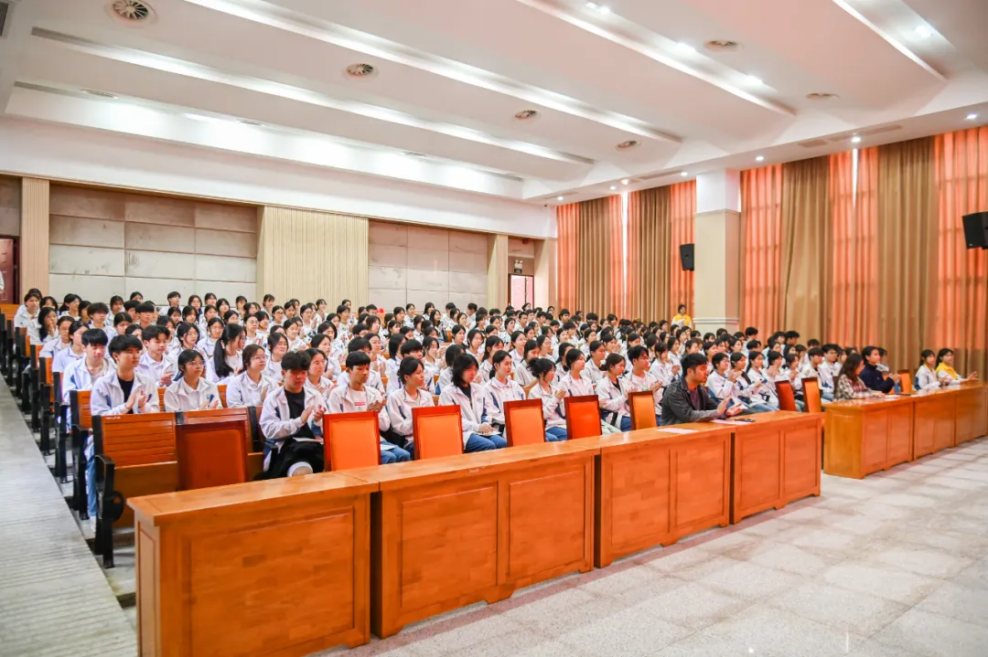 黨建帶團(tuán)建（二）：2025年春季開學(xué)學(xué)生干部工作部署會(huì)圓滿召開(圖2)
