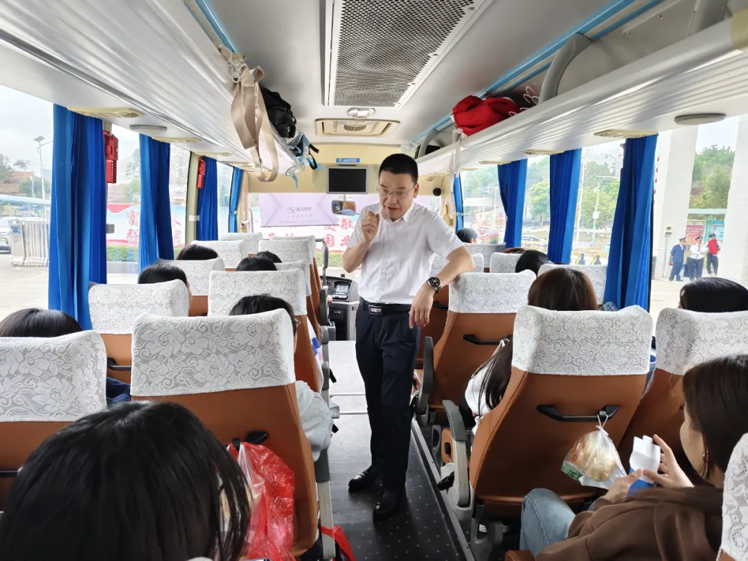 我校2023級護理專業(yè)實習(xí)生奔赴臨床崗位開啟實踐新征程(圖1)