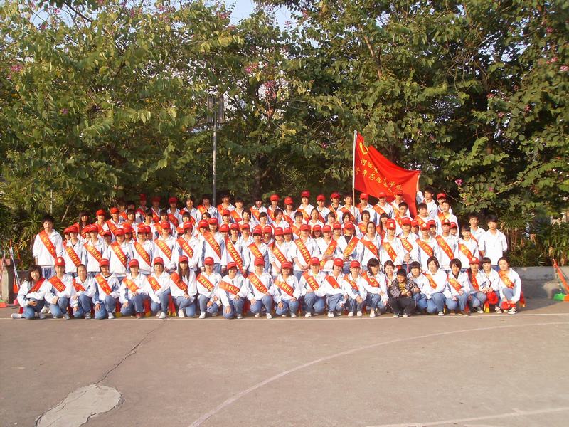 我校積極組織青年志愿者活動(dòng)(圖1)